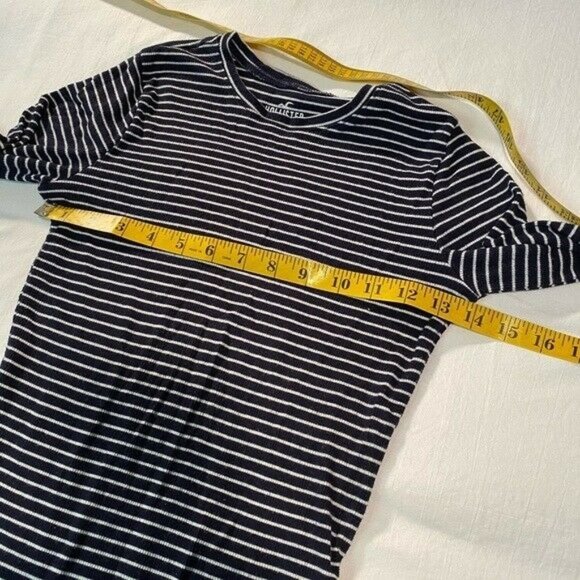 Hollister Women's Navy Blue Striped Long Sleeve Knit Top Sz XS - Picture 4 of 5
